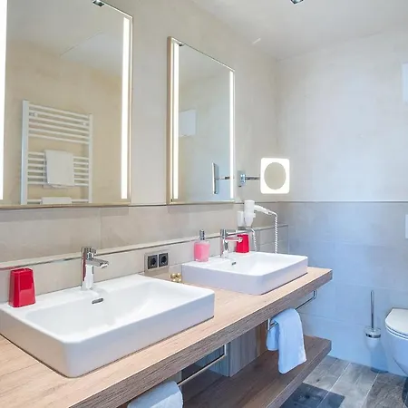 Seehotel St Hubertus 3* بيرتيساو