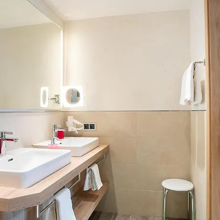 Hotel Seehotel St Hubertus 3*