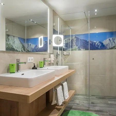Seehotel St Hubertus بيرتيساو