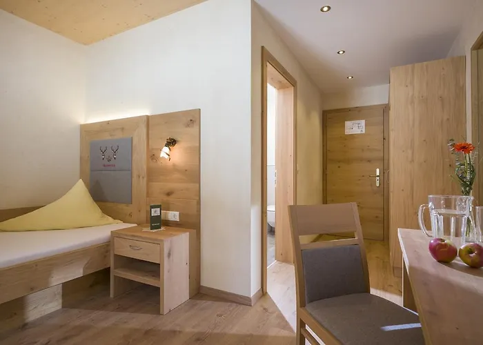 Seehotel St Hubertus 佩尔蒂绍